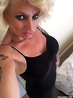 Exposing curvaceous body in lacy lingerie is busty mom's fetish