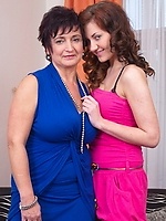 lesbian old and young pantyhose