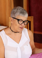 Grey-haired granny shows new sexy lingerie in hot pics