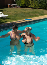Pool is a place where mature minxes prefer to flash big boobs