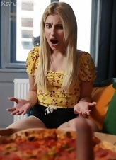 Bimbo blonde tricked into spontaneous fuck with hot pizza guy