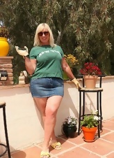 Chubby blonde knows that you love the big tinted mature pics