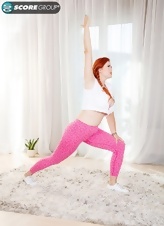 Pale MILF stays in shape by working out alone