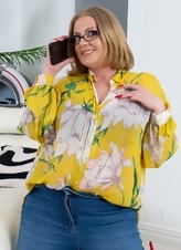 Chubby Jeans Porn Pics Gallery