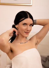 Hairy Armpits Nude Babe Porn Pics