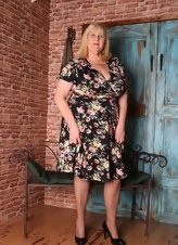 Mature Blonde Nude Pics