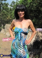 Outdoor Milf Blowjob And Nude Set