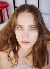 Slim Young Babe Shaved Pussy Pics