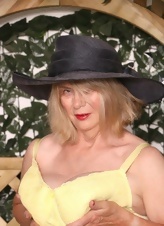 Mature GILF Outdoor Nude Strip Pics
