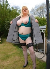 Outdoor Mature Blonde Flashing Pics