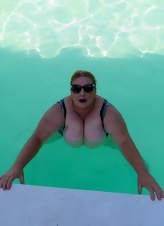 BBW Lesbians Pool Lick Grind Pics
