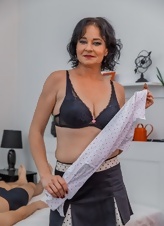 Mature Lingerie Face Sitting Nude Photos Gallery