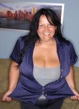 Thick Busty Mature Stripping Nude Pics