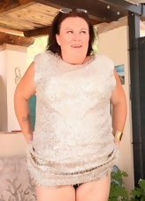 Busty Mature Outdoor Strip Photos
