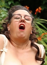 Chubby Mature Amateur Hairy Pussy Pics