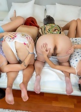 Mature Grannies And Teens Naughty Pussy Show Pics