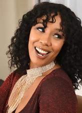 Ebony Milf Teasing Nude Photos