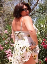 Mature Curvy Woman Outdoor Strip Bikini Photos Gallery