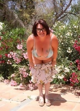 Mature Curvy Woman Outdoor Strip Bikini Photos Gallery