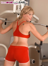 Hot Blonde Gilf Gym Anal Workout Pics