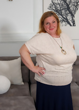 Mature Plump Lady Flashing Panties Gallery