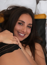 Naked Brunette Babe Shaved Pussy Gallery