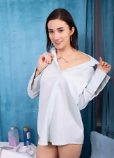 Tattooed Brunette Bath Nude Photos Gallery