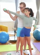 Brunette Ass Tease Workout Pictures