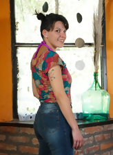 Hairy Mature Pussy And Pit Hair Pics