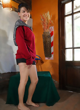 Hairy Teen Pussy Closeup Pics Gallery