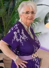 Mature Gilf Posing Fully Clothed Pictures