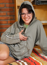 Hairy Pussy Nerdy Brunette Pics Gallery