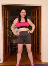 Mature Workout Strip Nude Pics Gallery