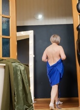 Nude Mature Blonde Pussy Play Gallery