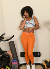 Curvy Black Babe Strips In Solo Workout Gallery