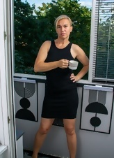 Mature Natural Tits Tease Gallery