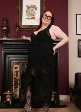 Mature Redhead Nude Solo Photos Gallery