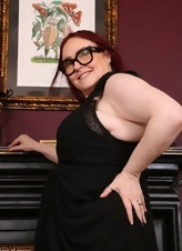 Mature Redhead Nude Solo Photos Gallery