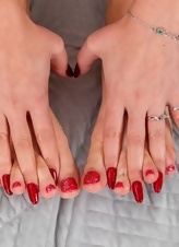 Naked Milf Shaved Pussy Toy Gallery