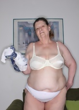 Mature Milf Solo Tease Gallery With Saggy Tits