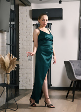 Naked Babe Pics Natural Tits & Shaved Pussy