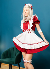 Curvy Maid Nude Pics With Hairy Pussy