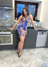 Nude Milf Shaved Pussy Kitchen Tease Pics