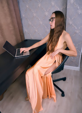 Raw Nude Spread Pics With Trimmed Bush