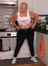 Mature Granny Naked Gallery With Saggy Tits