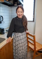 Raw Mature Milf Eating Pussy Photos In Kitchen