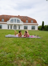 Picnic Blanket Lesbian Threesome Pics