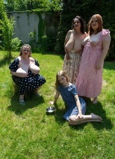 Picnic Pics With Mature Floral Dress Milfs