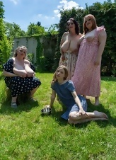 Picnic Pics With Mature Floral Dress Milfs