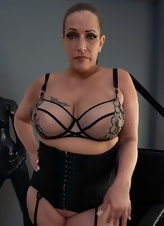 Mature Cougar Big Tits Curvy Stockings Pics